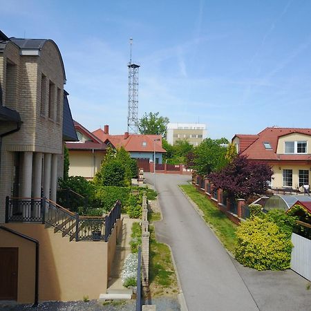Villa Homestay Nad Helmrovkou Prága Kültér fotó