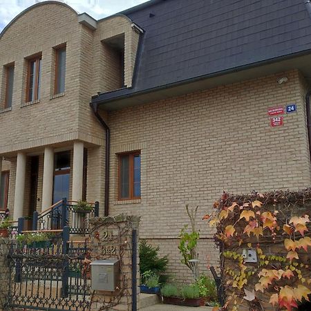 Villa Homestay Nad Helmrovkou Prága Kültér fotó