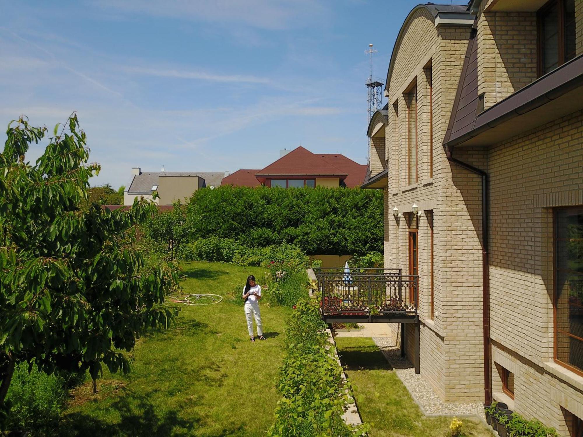 Villa Homestay Nad Helmrovkou Prága Kültér fotó
