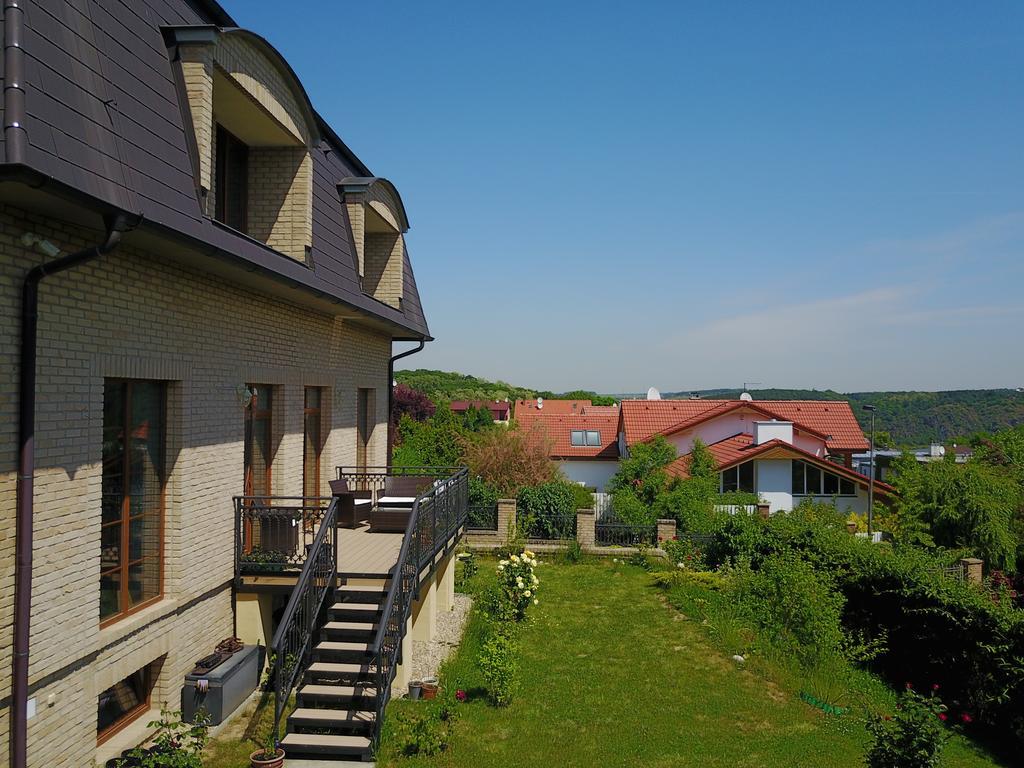 Villa Homestay Nad Helmrovkou Prága Kültér fotó